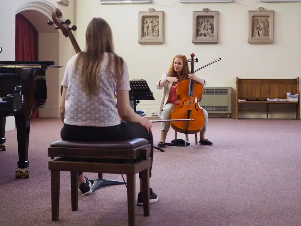 Hannah Roberts Cello Course